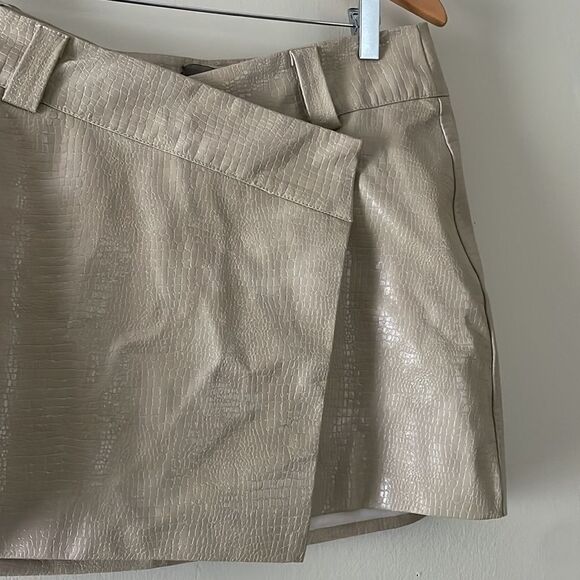 JORDAN SKIRT by 4SI3NNA - Women's sleek mini skirt - size Medium - Picture 7 of 16